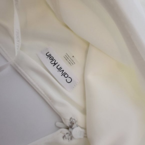 Calvin Klein Bell & Bubble Sleeve Fitted Sheath Dress Size 4 Wht Deep V-Back NWT - Picture 4 of 12